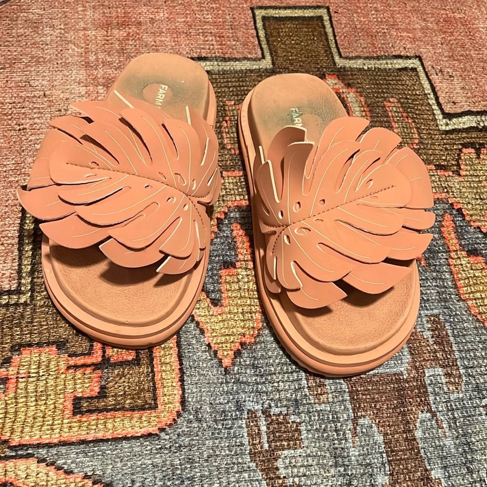 Pink Farm Rio palm slides